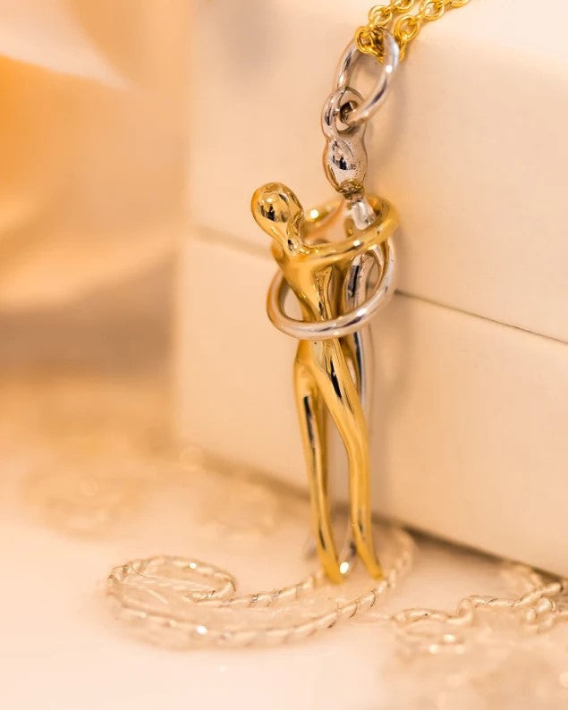 Eternal Hug Necklace – 14k Gold Finish
